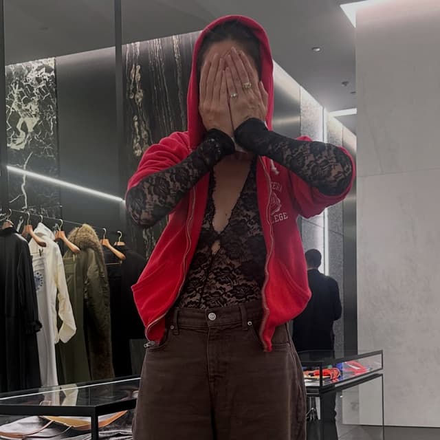 @apse's Instagram post posted on date 9/10/2026 which generated 203 likes and 3 comments