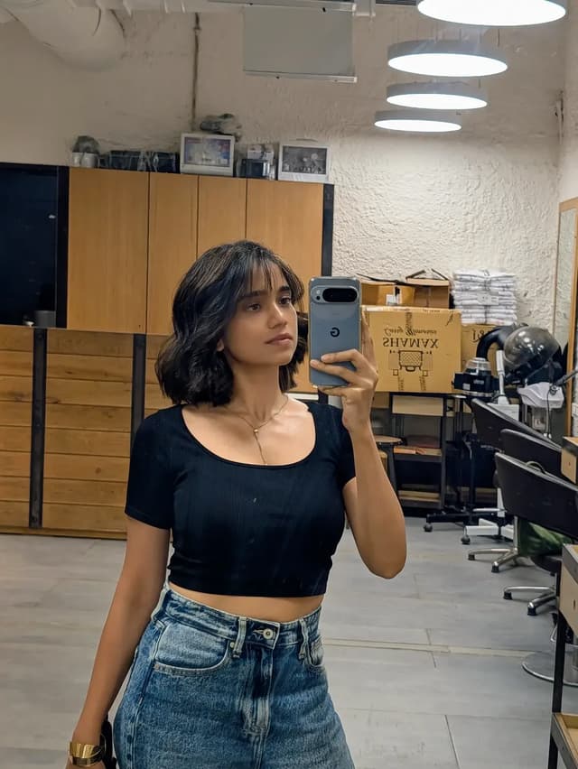 @bhagyashreelimaye's Instagram post posted on date 8/12/2026 which generated 72233 likes and 135 comments
