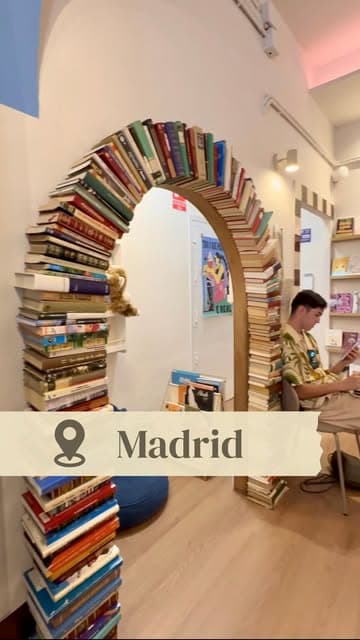 @bookbitesclub's Instagram post posted on date 8/23/2026 which generated 306 likes and 4 comments