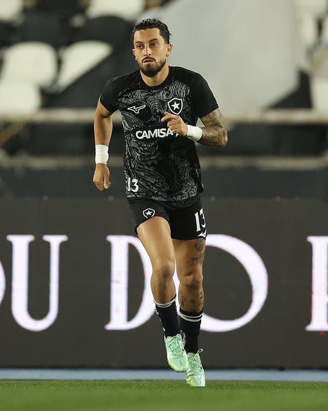 @botafogo's Instagram post posted on date 10/7/2026 which generated 5598 likes and 750 comments