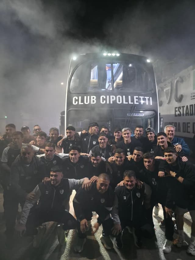 @club.cipolletti's Instagram post posted on date 10/17/2026 which generated 6121 likes and 108 comments