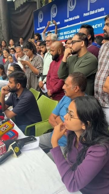 @cockroachjantaparty's Instagram post posted on date 10/15/2026 which generated 295039 likes and 6334 comments