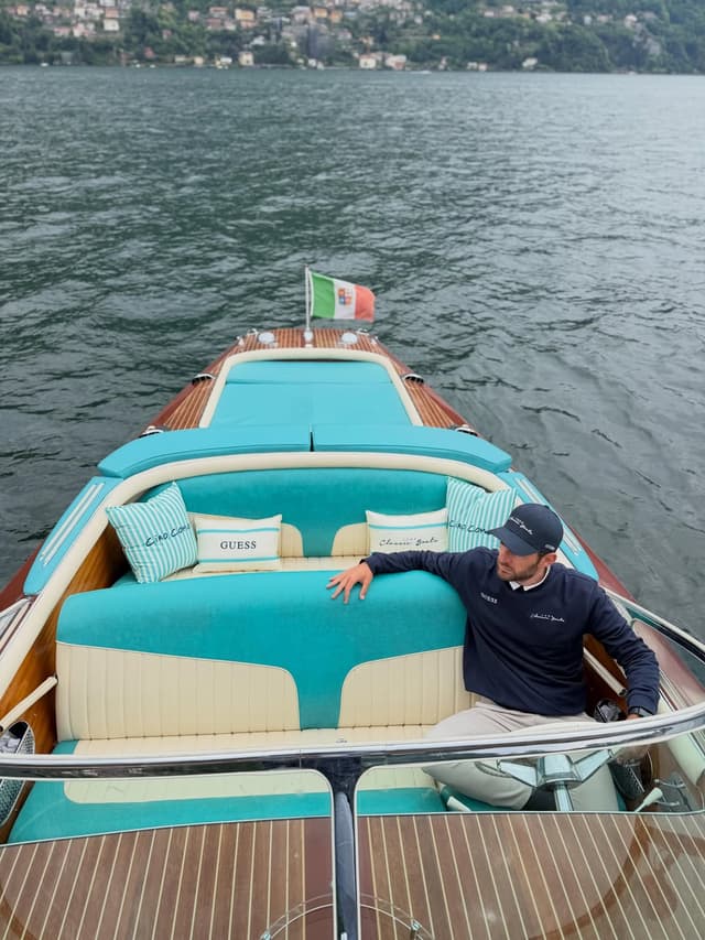 @comoclassicboats's Instagram post posted on date 6/15/2026 which generated 399 likes and 1 comments
