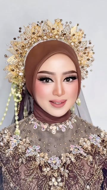 @d.della_makeup's Instagram post posted on date 9/11/2026 which generated 348 likes and 2 comments