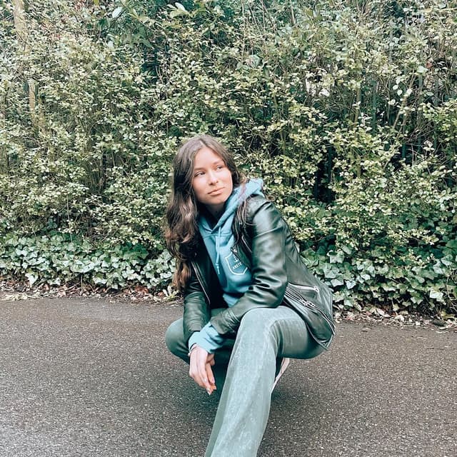 @dashaeremina0604's Instagram post posted on date 2/2/2021 which generated 277 likes and 27 comments