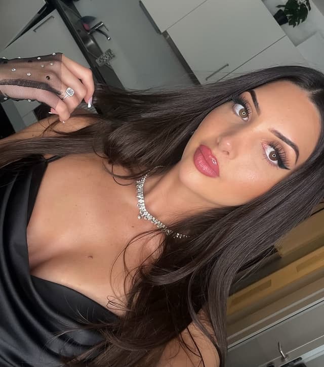 @feliciaaureax's Instagram post posted on date 7/13/2025 which generated 3 likes and 4 comments