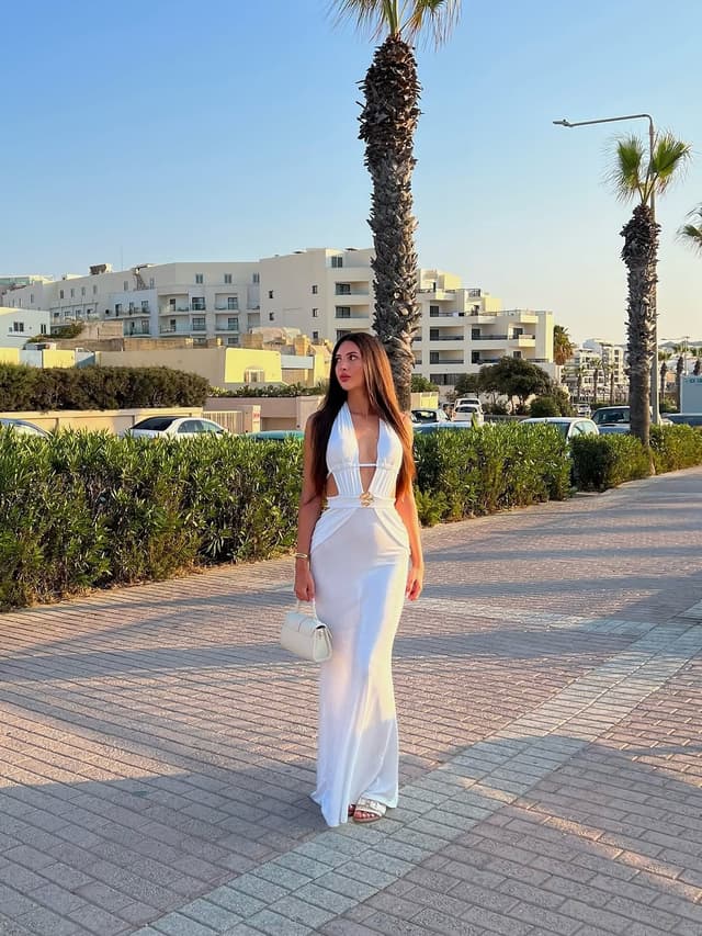 @feliciaaureax's Instagram post posted on date 8/10/2025 which generated 3 likes and 8 comments