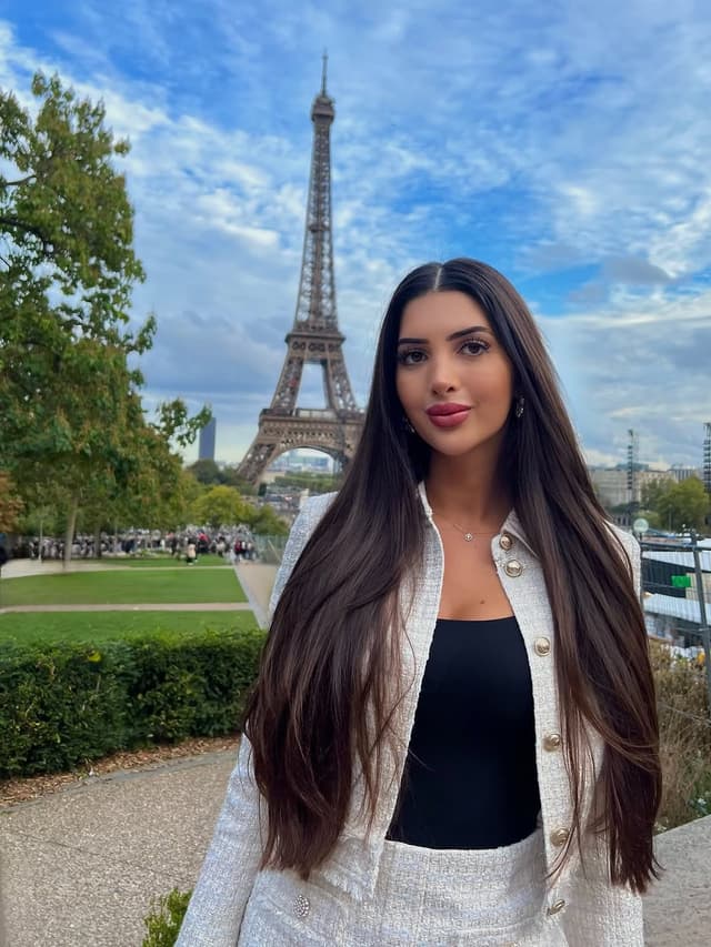 @feliciaaureax's Instagram post posted on date 10/1/2025 which generated 3 likes and 5 comments