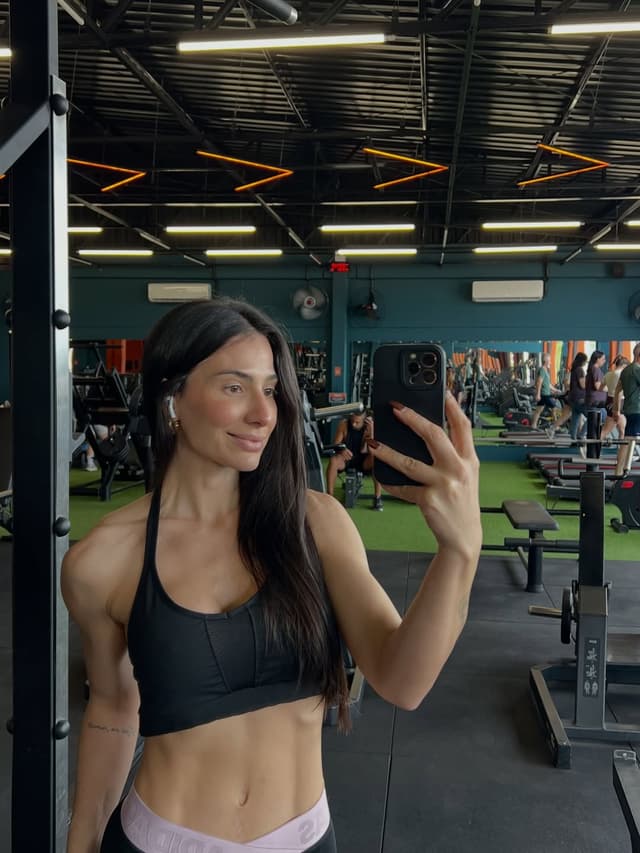 @francielefiamoncini's Instagram post posted on date 10/26/2026 which generated 3 likes and 11 comments