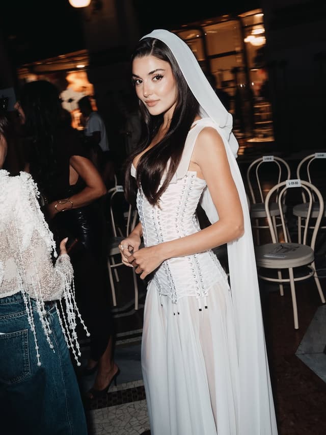 @handemiyy's Instagram post posted on date 9/23/2026 which generated 1233167 likes and 3541 comments