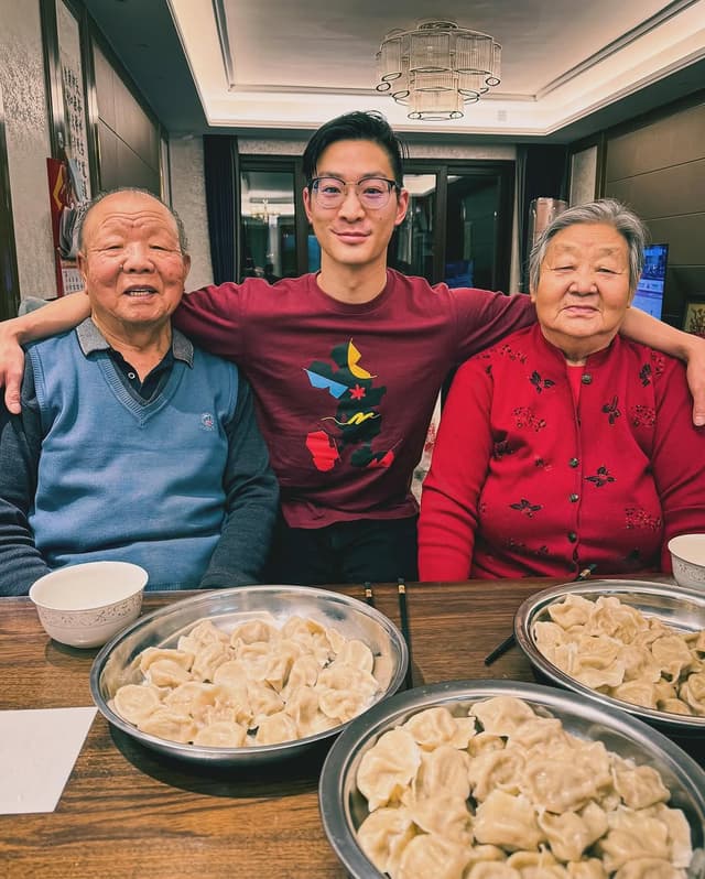 @haothefeng's Instagram post posted on date 12/25/2023 which generated 3 likes and 16 comments