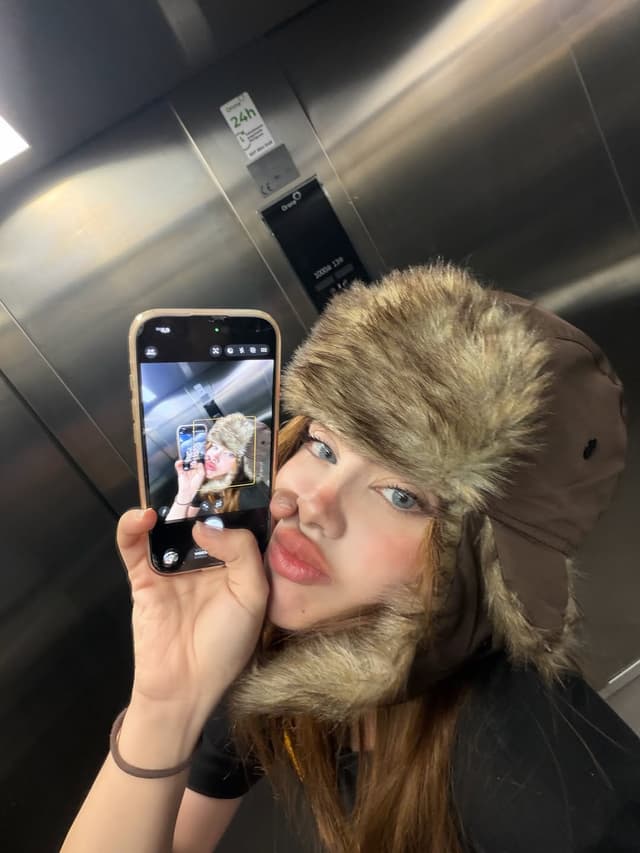 @hirixie's Instagram post posted on date 9/13/2026 which generated 43990 likes and 112 comments