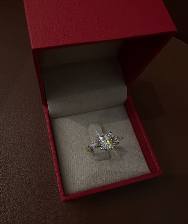 @hotcrown's Instagram post posted on date 8/7/2026 which generated 4 likes and 0 comments