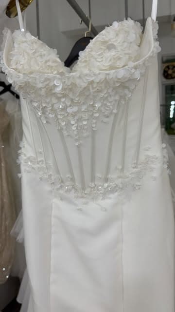 @julyfocusweddingdress's Instagram post posted on date 8/16/2026 which generated 195 likes and 2 comments