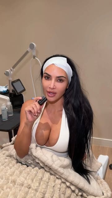 @kimkardashian's Instagram post posted on date 10/29/2026 which generated 276868 likes and 4238 comments