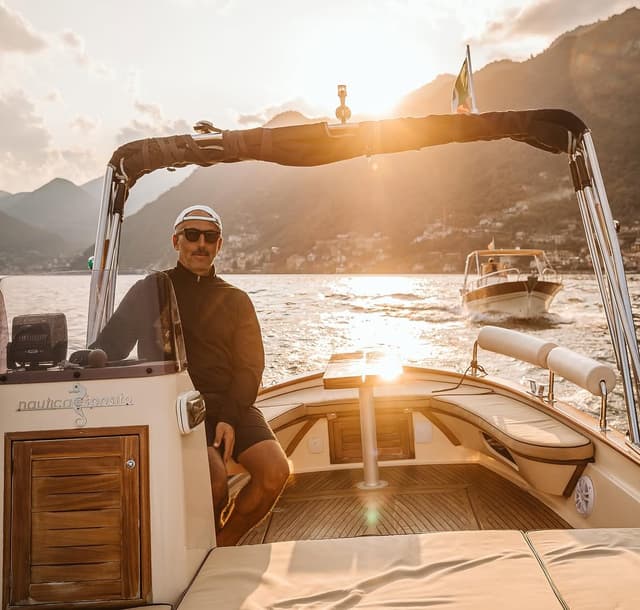 @lakecomobyboat's Instagram post posted on date 10/17/2025 which generated 88 likes and 3 comments