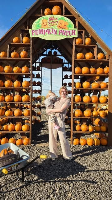 @lauo.neill's Instagram post posted on date 10/5/2026 which generated 356 likes and 54 comments