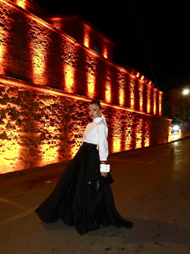 @majakikiritkova's Instagram post posted on date 10/17/2026 which generated 922 likes and 27 comments