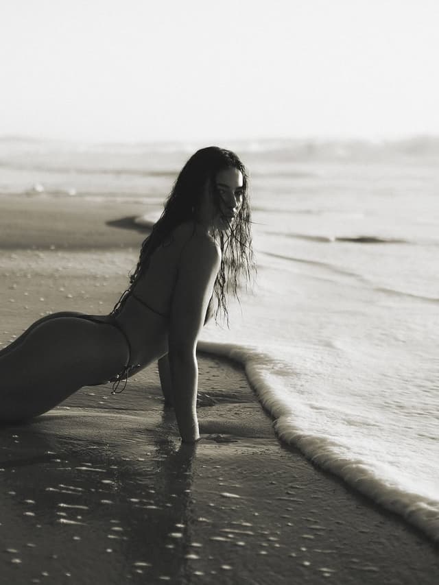 @marecuero's Instagram post posted on date 10/28/2025 which generated 1071 likes and 73 comments