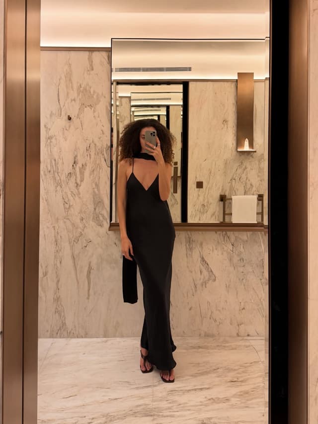 @marianazfernandes's Instagram post posted on date 8/20/2026 which generated 3 likes and 17 comments