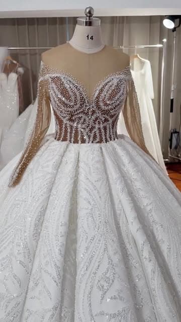 @marnhambridal's Instagram post posted on date 8/25/2026 which generated 558 likes and 5 comments