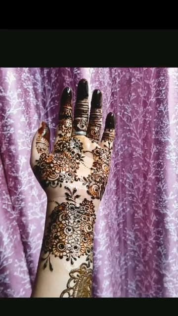 @mehendi_by_famanna's Instagram post posted on date 4/23/2026 which generated 3 likes and 0 comments