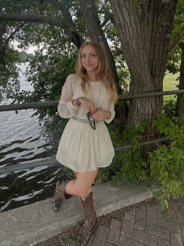 @paigelayle's Instagram post posted on date 8/11/2026 which generated 1264 likes and 22 comments