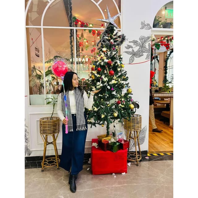 @r.i.c.h.a_____'s Instagram post posted on date 12/27/2025 which generated 3 likes and 1 comments
