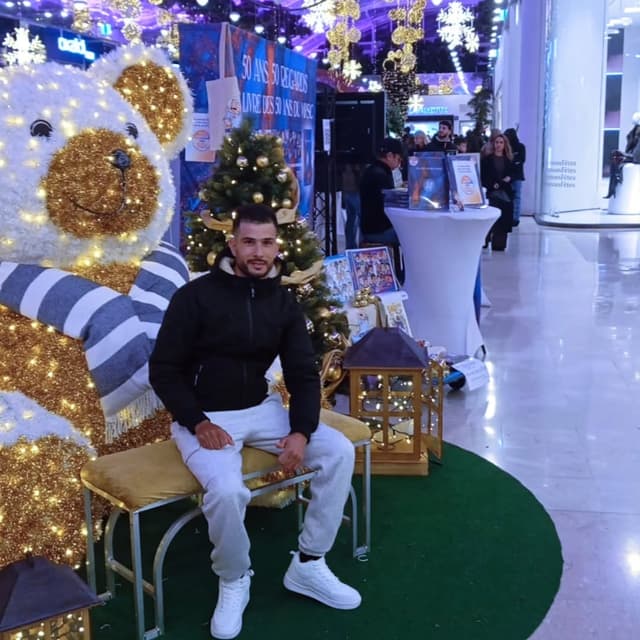 @rochdi_ghanem11's Instagram post posted on date 12/21/2025 which generated 122 likes and 18 comments