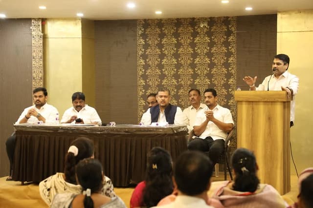 @satejpatil's Instagram post posted on date 10/18/2026 which generated 6129 likes and 11 comments