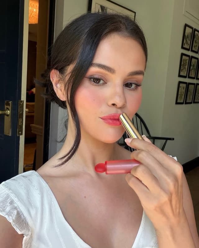 @selenagomez's Instagram post posted on date 7/5/2026 which generated 1239786 likes and 6876 comments
