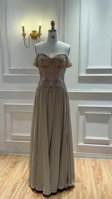 @serenehilldress1's Instagram post posted on date 9/1/2026 which generated 15 likes and 0 comments