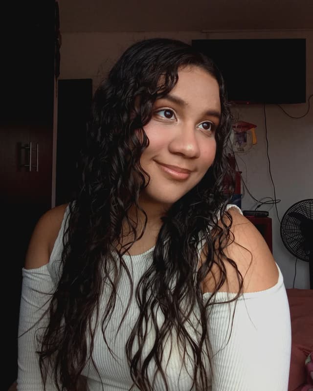 @sheyhls's Instagram post posted on date 4/18/2025 which generated 76 likes and 5 comments