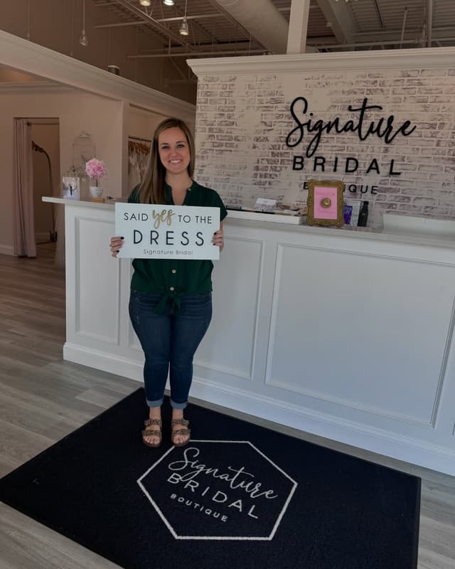 @signaturebridalstl's Instagram post posted on date 10/7/2024 which generated 13 likes and 0 comments