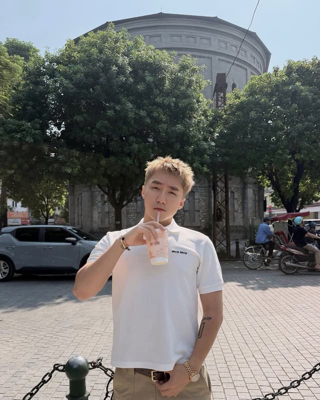@sontungmtp's Instagram post posted on date 9/21/2026 which generated 444242 likes and 2276 comments
