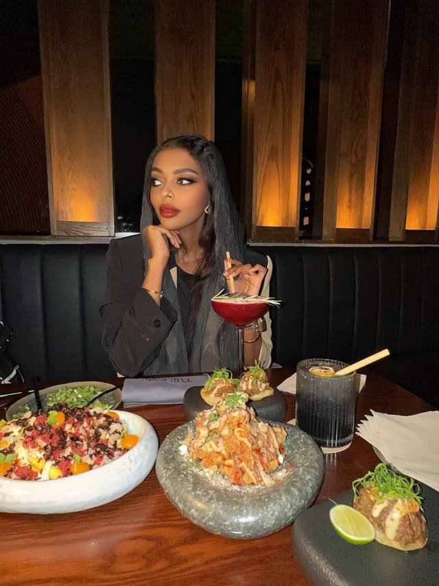@soso_benz_beauty_world's Instagram post posted on date 10/18/2026 which generated 185 likes and 35 comments