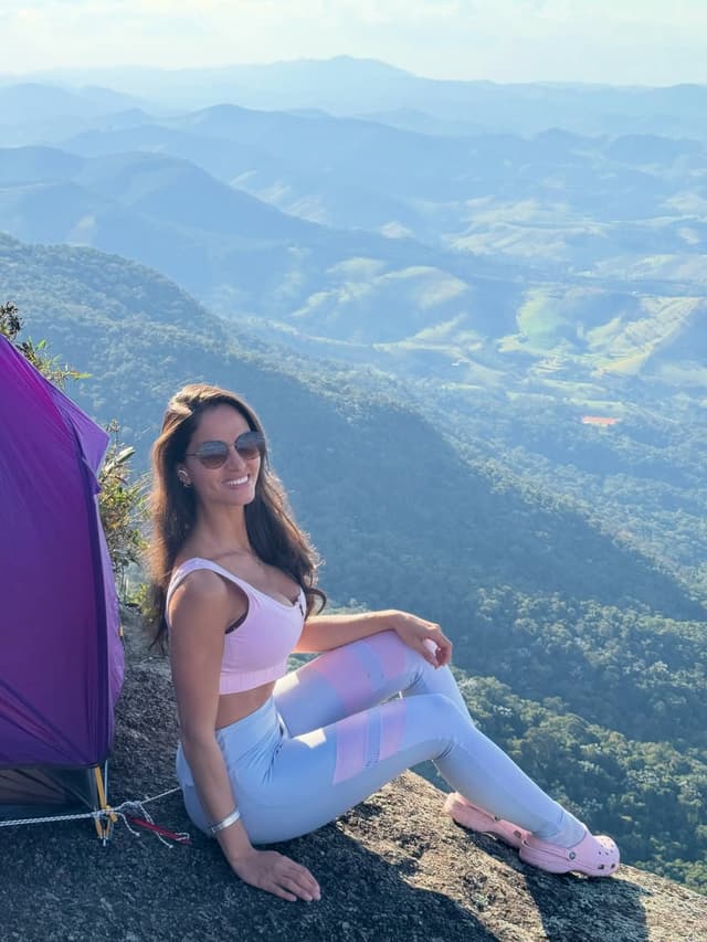 @stellinhabdl's Instagram post posted on date 8/26/2026 which generated 2426 likes and 113 comments
