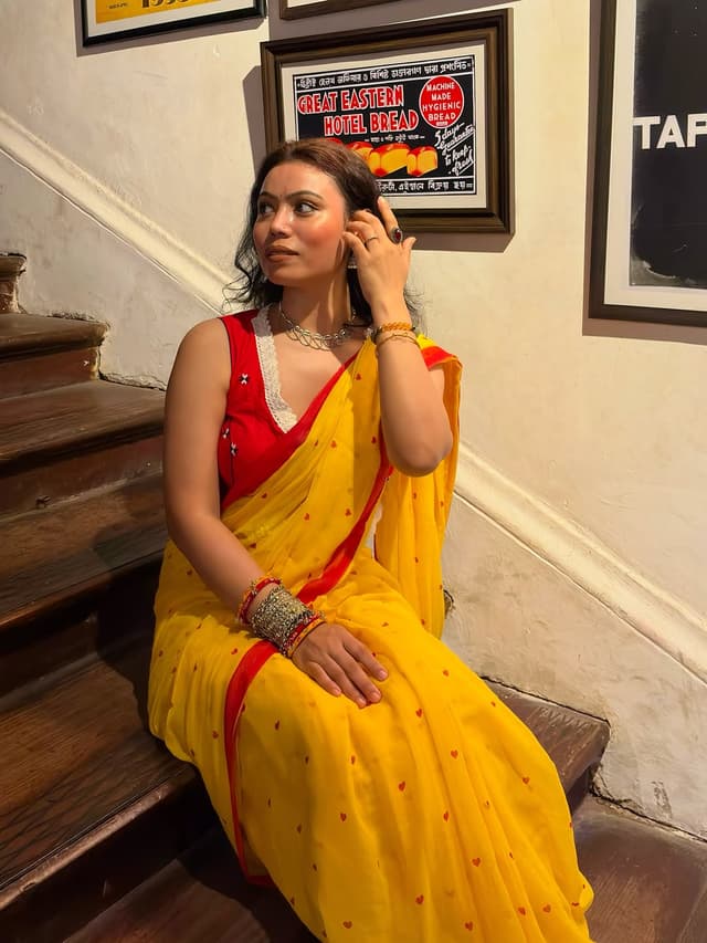 @stylewithparomita's Instagram post posted on date 9/30/2026 which generated 302 likes and 48 comments
