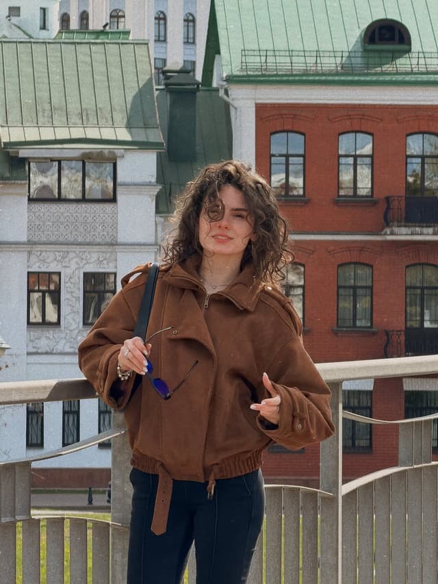 @sychnosty's Instagram post posted on date 5/5/2026 which generated 1235 likes and 32 comments