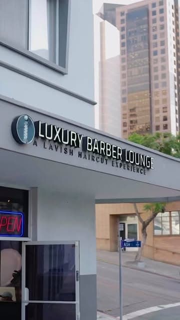 @theluxurybarberlounge's Instagram post posted on date 12/4/2025 which generated 40 likes and 2 comments