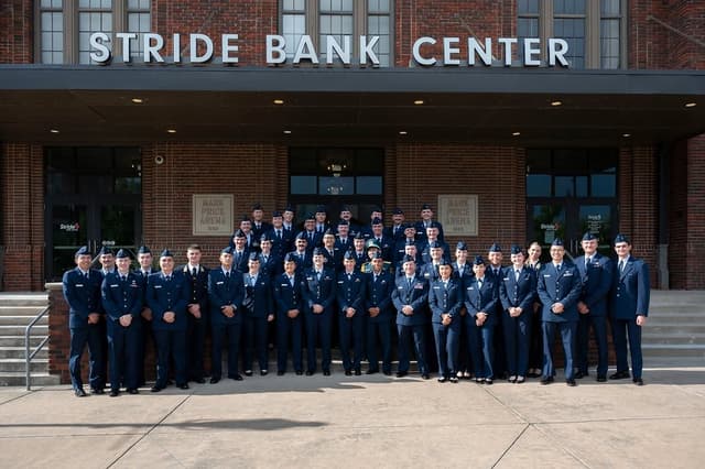 @vanceafb's Instagram post posted on date 8/7/2026 which generated 653 likes and 4 comments
